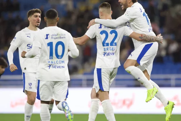 الهلال استثمر تعادل النصر وواصل انتصاراته ليقترب من الصدارة (تصوير: نايف العتيبي) 