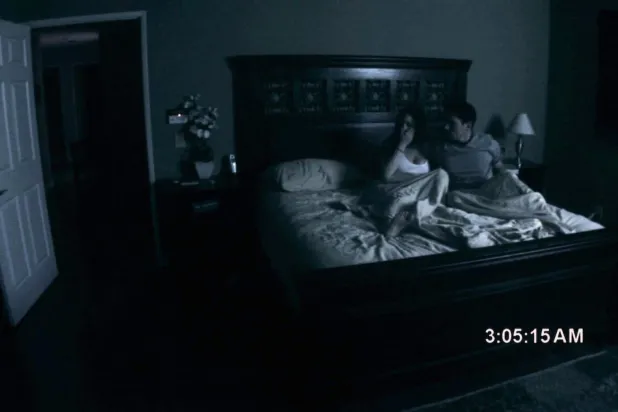 Sadece 15 bin dolara çekilen 2007 yapımı Paranormal Activity, 2009'da yeniden vizyona sokularak daha geniş bir kitleye ulaşmış, böylece sinema tarihinin en kârlı filmlerden biri olmuştu (Paramount) 