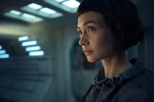 Yaratık (Alien) evreninin uzantısı niteliğindeki Alien: Earth, insan-robot melezi Wendy'ye hayat veren Sydney Chandler'ı başrole taşıyor (FX)