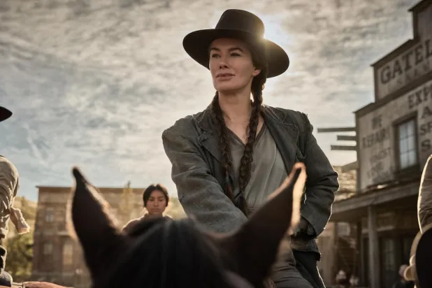 7 bölümden oluşan The Abandons'ın 52 yaşındaki Emmy adayı yıldızı Lena Headey, Game of Thrones'daki Cersei Lannister rolüyle tanınıyor (Netflix)