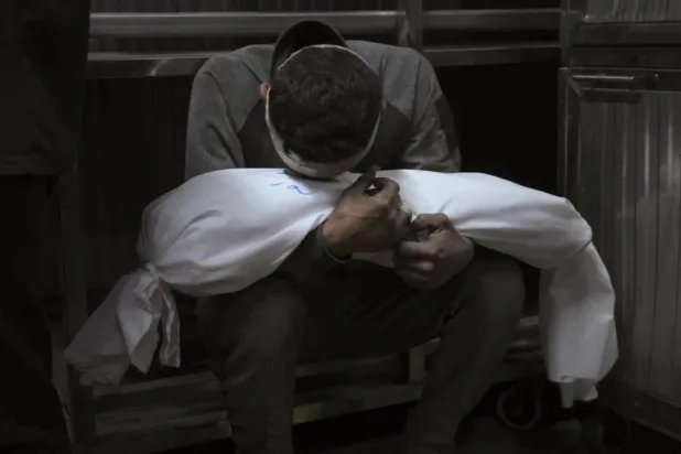 İsrail ordusunun bu yıl da sürdürdüğü saldırılar nedeniyle savaşın başından beri öldürülen Filistinlilerin sayısı 70 bini geçti (Fotoğraflar: AP)