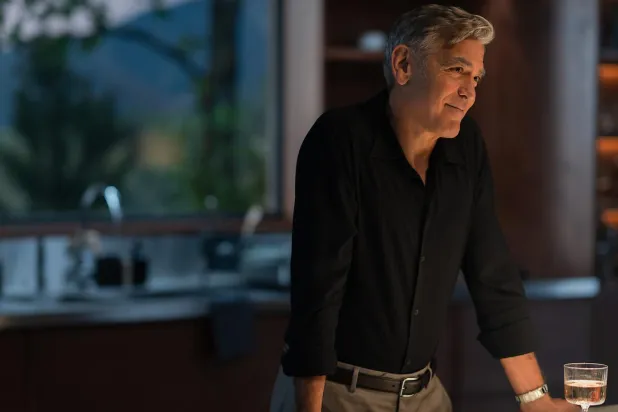 Yönetmenliğini Noah Baumbach'ın üstlendiği Netflix filmi Jay Kelly'de George Clooney, çıktığı Avrupa yolculuğunda geçmişi ve bugünüyle yüzleşen ünlü bir aktörü canlandırıyor (Netflix)