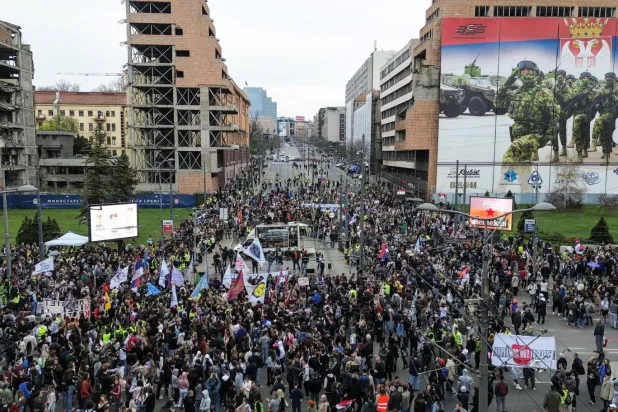Öğrencilerin liderliğindeki aktivistler, Kushner'ın projesini protesto etmişti (Reuters)
