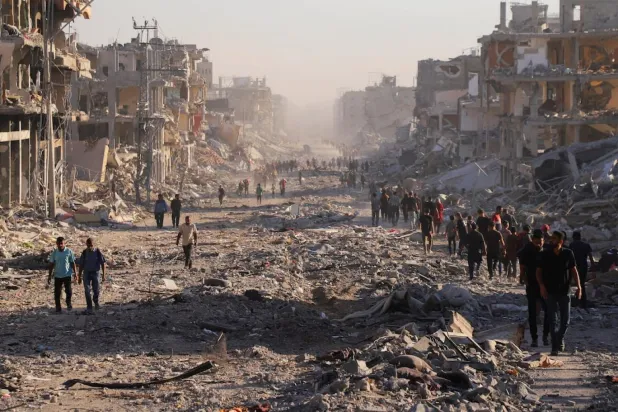 İsrail ordusu savaşın başından bu yana Gazze'de çoğu kadın ve çocuk en az 70 bin kişiyi katletti (Reuters)