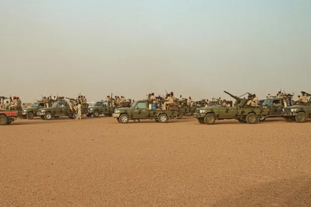 HDK'yi ordu bünyesine dahil etme süreci nedeniyle Nisan 2023'te patlak veren iç savaş yüzünden 25 milyondan fazla kişi insani yardıma muhtaç (AFP)