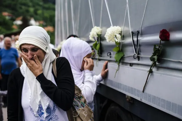 8 binden fazla Boşnak sivilin katledildiği Srebrenitsa'dan hâlâ cesetler çıkıyor (AFP) 