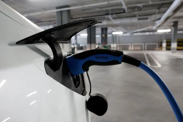 Soğuk havaların batarya kapasitesini azaltması, elektrikli araç menzilleriyle ilgili sorunlardan biri (Reuters)