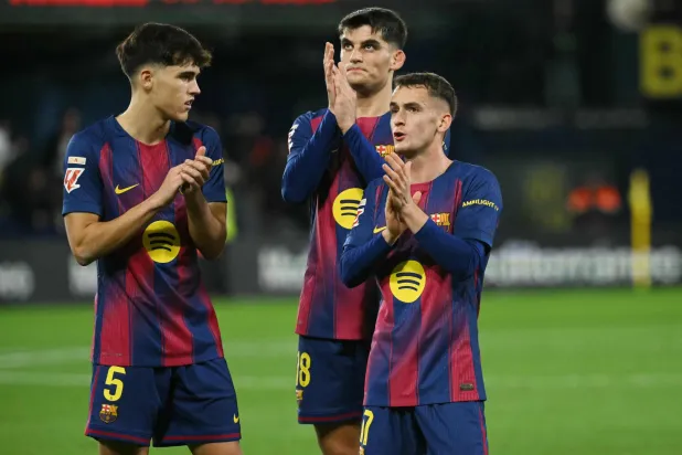 برشلونة يحل ضيفاً ثقيلاً على إسبانيول بعد غد السبت في أبرز مباريات هذه الجولة (أ.ف.ب)