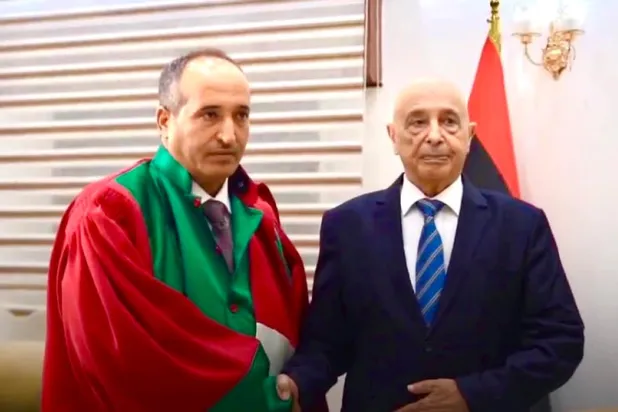 صالح خلال استقباله بورزيزة أثناء تأديته اليمين القانونية في سبتمبر 2022 (مجلس النواب الليبي)