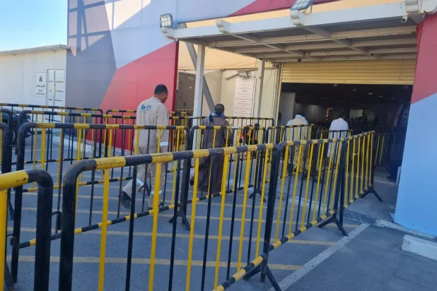 مصريون أمام لجان الاقتراع بالقنصلية المصرية في الكويت الأربعاء (تنسيقية شباب الأحزاب)