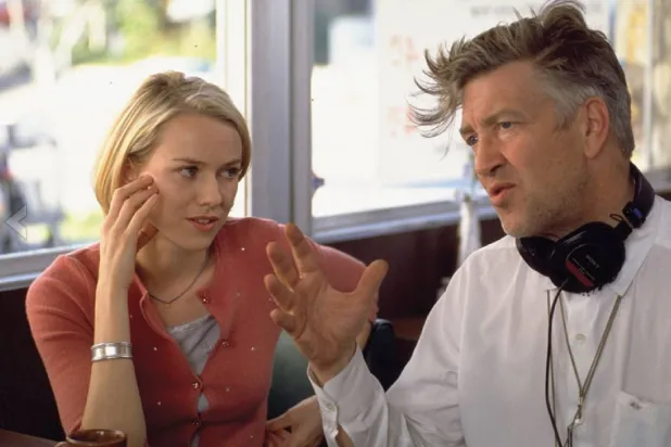 المخرج ديڤيد لينش مع ناوومي ووتس خلال تصوير «مولهولاند درياف» (ستديو كانال)