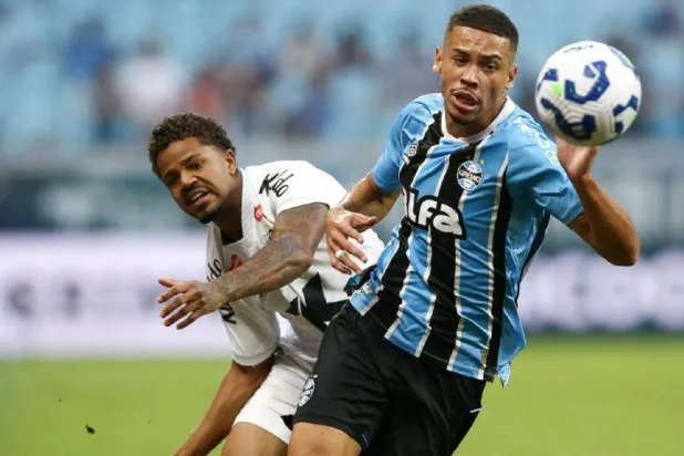 البرازيلي الشاب أليسون إدوارد (رويترز)