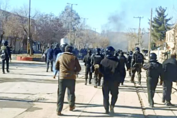 İran'ın batısındaki Lordegan, Çaharmahal ve Bahtiyari eyaletlerinde protestolar. (Fars)