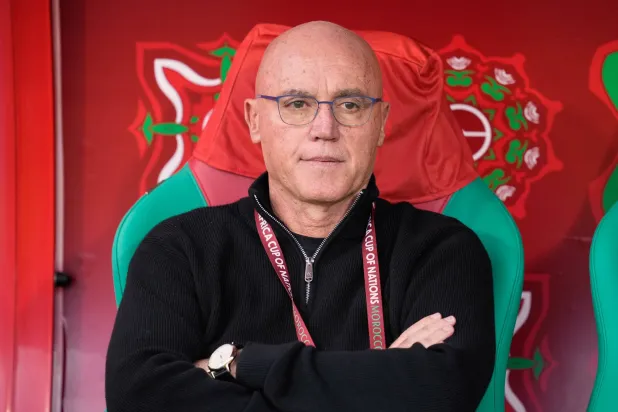 المدرب الأرجنتيني لمنتخب تنزانيا ميغل أنخل غاموندي (أ.ب)