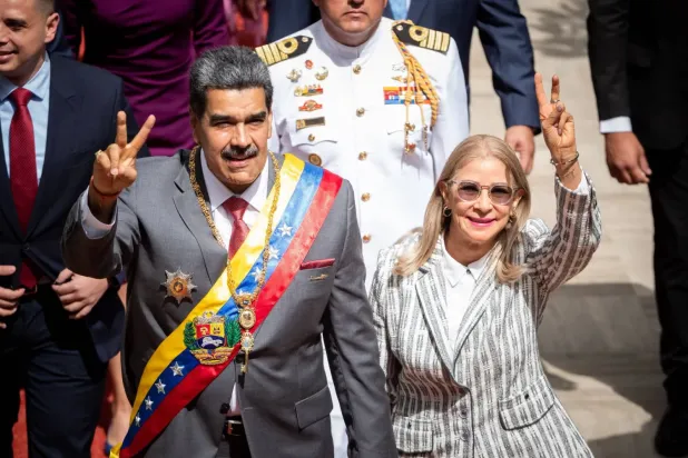 Maduro ve eşinin 14 Ocak 2024'te Karakas'taki başkanlık sarayına gelişi (Arşiv-EPA)