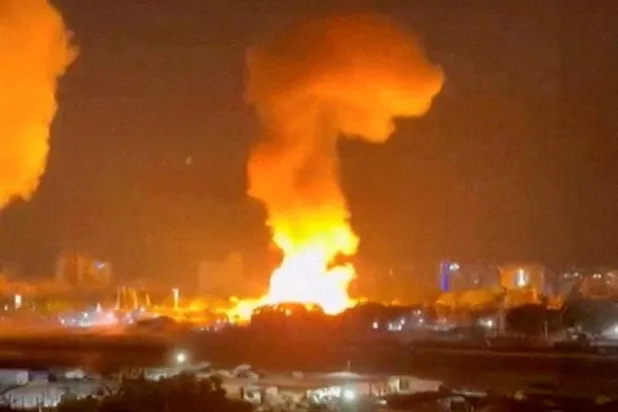 انفجار ضخم هزّ العاصمة الفنزويلية يوم 3 يناير (رويترز)