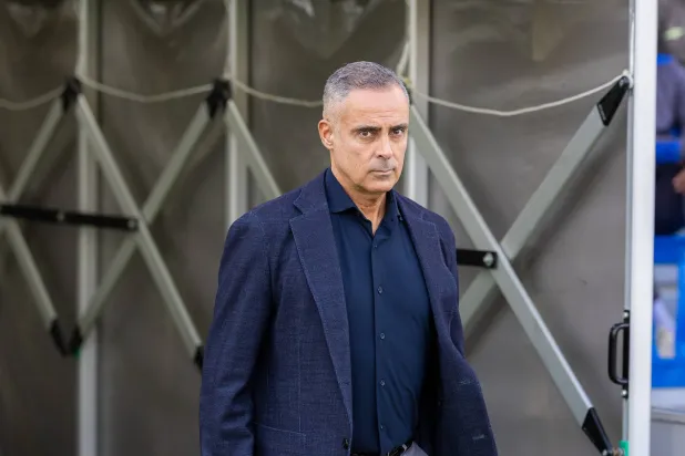 البرتغالي غوميز مدرب فريق الفتح (تصوير: عيسى الدبيسي) 