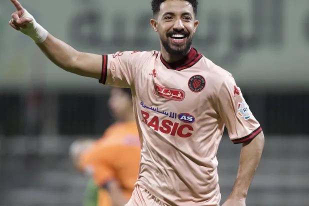 باهبري محتفلا بهدفه في مرمى الفيحاء (تصوير: نايف العتيبي)