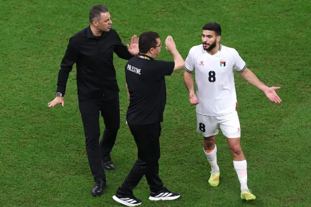 لاعب الوسط الفلسطيني حامد حمدان (رويترز)