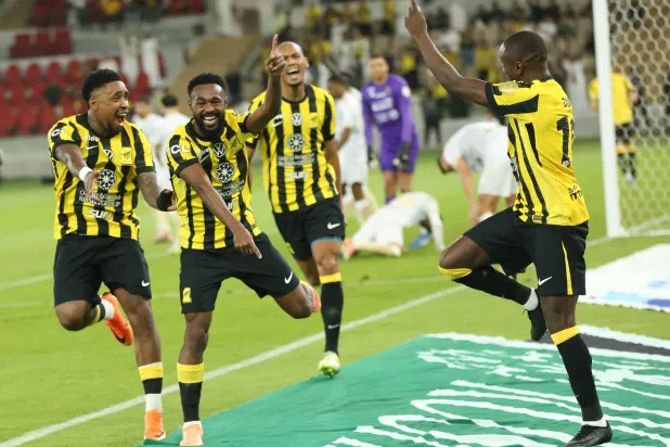 الشنقيطي محتفلاً بالهدف (تصوير: عدنان مهدلي)