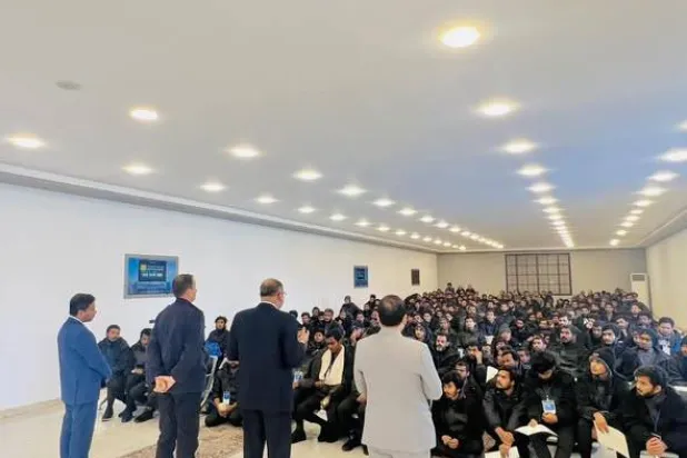 مئات من المهاجرين غير النظاميين قُبيل ترحيلهم من طرابلس إلى بلدانهم 20 ديسمبر الماضي (جهاز مكافحة الهجرة)