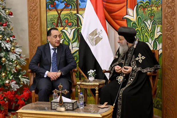 رئيس الوزراء المصري مصطفى مدبولي خلال زيارته للكاتدرائية المرقسية الأحد للتهنئة بعيد الميلاد (مجلس الوزراء)