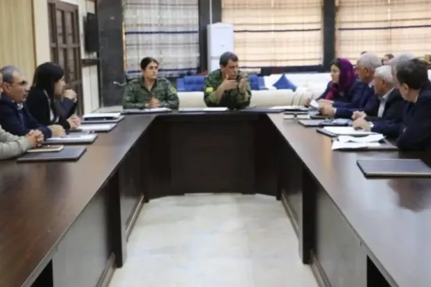 Suriye Demokratik Güçleri (SDG) lideri Mazlum Abdi ile Suriye Kürt Ulusal Konseyi (ENKS) liderliği arasında daha önce gerçekleşen bir görüşmeden (Arşiv)