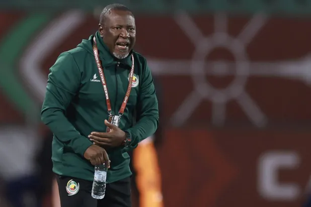 شيكينيو كوندي مدرب منتخب موزمبيق (أ.ف.ب)