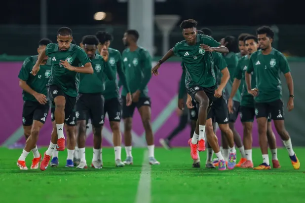 لاعبو الأخضر الأولمبي خلال تدريباتهم في جدة (المنتخب السعودي)