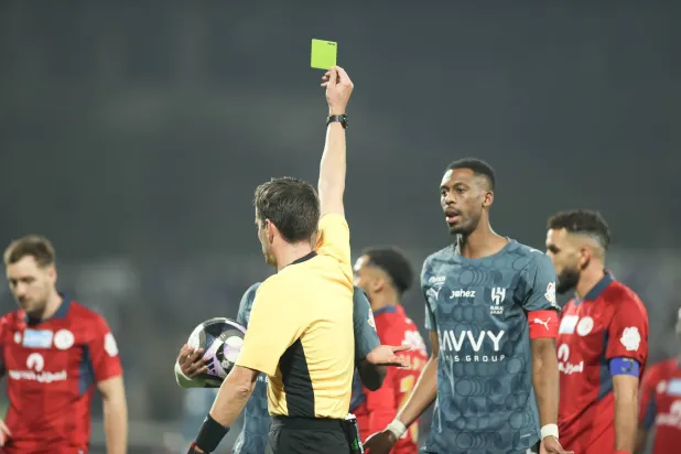 الحكم البلجيكي قرر بشكل استثنائي منح الفريقين حق إجراء 6 تبديلات (تصوير: عدنان مهدلي)