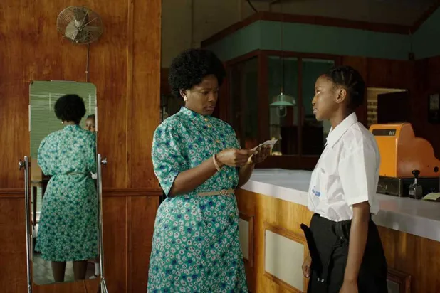 استعادت المخرجة جزءاً مما حدث مع عائلتها (الشركة المنتجة)