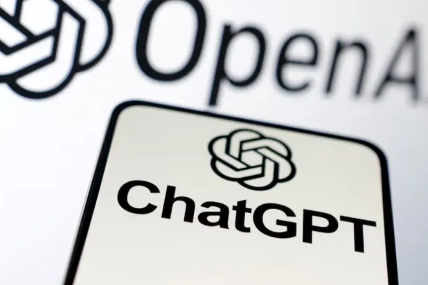 شعار تطبيق «شات جي بي تي» (رويترز)