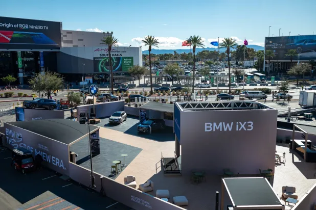 عرض حي في «CES 2026» يوضح كيف أصبحت الأوامر الصوتية أكثر سلاسة وواقعية داخل سيارات «بي إم دبليو» (بي إم دبليو)