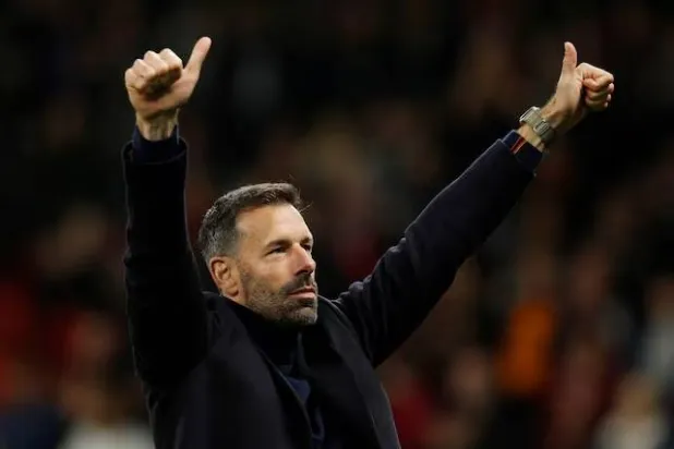 رود فان نيستلروي مرشح لقيادة مان يونايتد (رويترز)