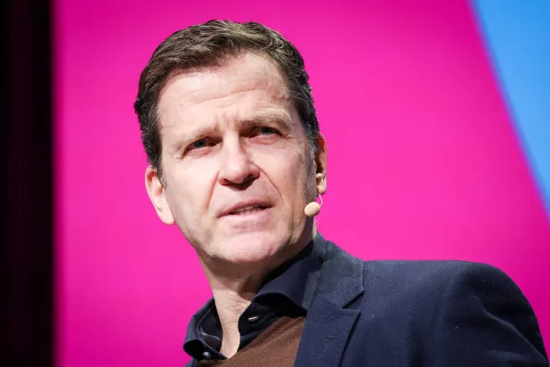 مهاجم ومدير المنتخب الألماني السابق أوليفر بيرهوف (د.ب.أ)