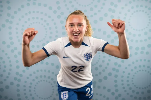 كاتي روبنسون (أستون فيلا)