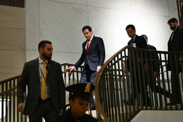 روبيو يصل إلى الكونغرس لعقد إحاطة سرية مع المشرعين حول فنزويلا في 5 يناير 2026 (أ.ف.ب)