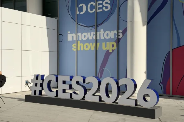 شعار معرض الإلكترونيات الاستهلاكية (CES) للتكنولوجيا في مركز مؤتمرات لاس فيغاس (د.ب.أ)