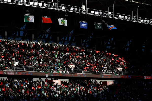 محاولة الدخول غير المشروع إلى الملاعب المخالفة الأكثر شيوعاً في كأس أفريقيا (رويترز)