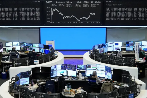 صورة لمخطط مؤشر الأسهم الألماني «داكس» في بورصة فرانكفورت (رويترز)