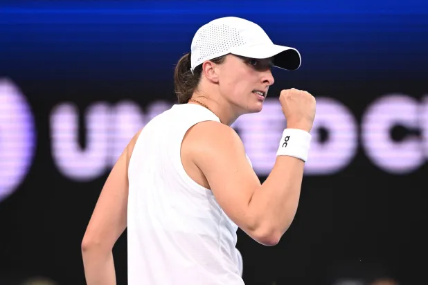 إيغا شفيونتيك تتألق في سيدني (إ.ب.أ)