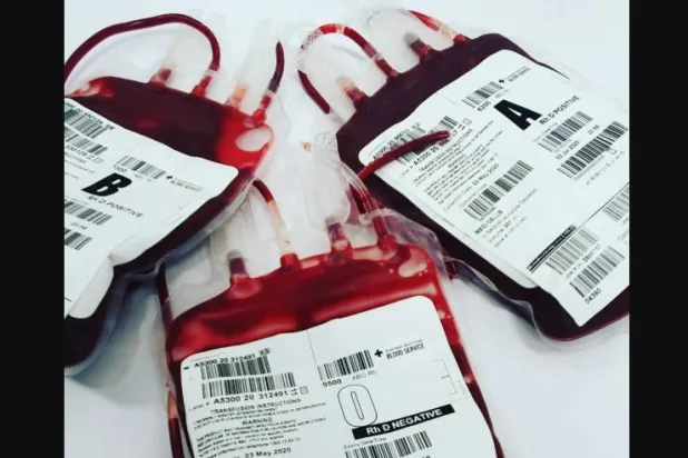 التأكد من فصيلة دمك ممكن عبر فحص تجريه لدى الطبيب أو أثناء التبرع بالدم (بيكسلز)