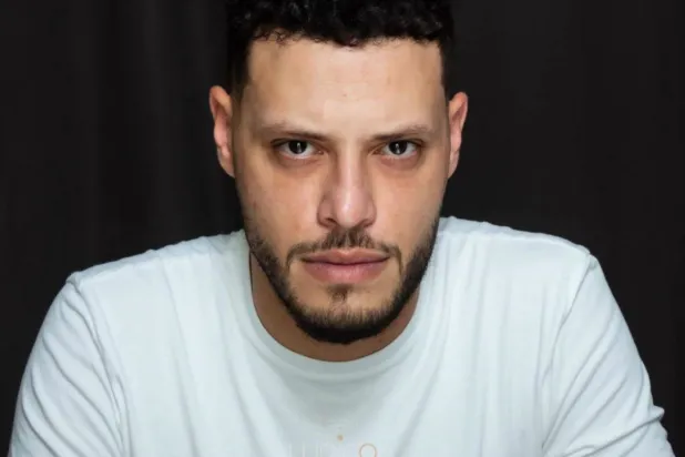 يرى أنّ الجدل حول الأعمال الفنية ظاهرة صحية (الشرق الأوسط)