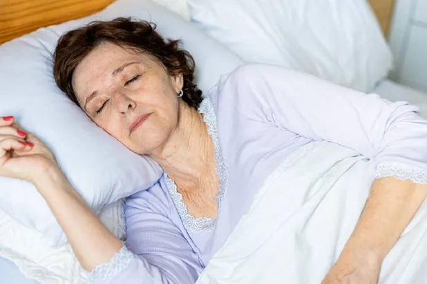 اضطرابات النوم شائعة بعد سن الستين (المعهد الوطني للشيخوخة في أميركا)