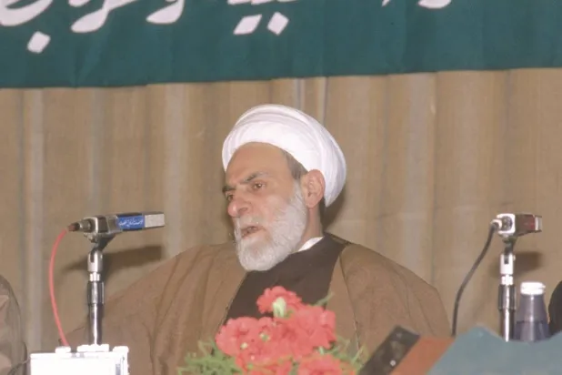 رئيس المجلس الإسلامي الشيعي في لبنان الشيخ الراحل محمد مهدي شمس الدين (غيتي)