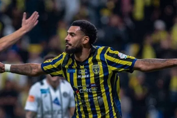 فولجيني محتفلاً بالهدف الثاني (نادي التعاون)