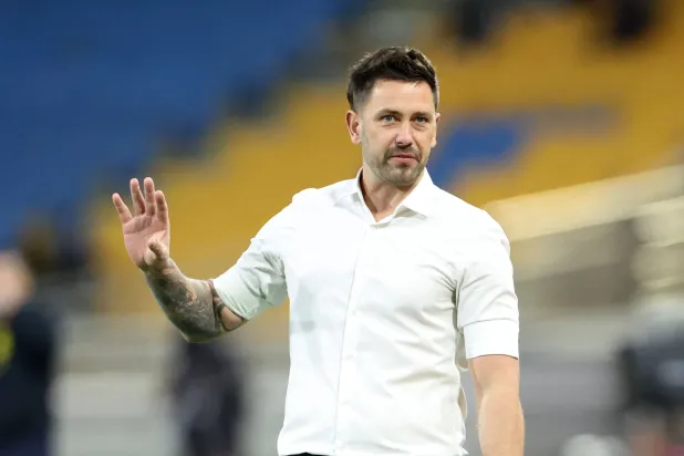 ديس باكنغهام مدرب الخلود (تصوير: مشعل القدير) 