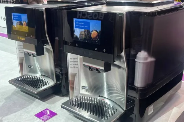 German group Bosch presented its fully automated 800 Series coffee machine (sold from $1,700) that can be synchronized with Amazon's Alexa voice assistant. Thomas URBAIN / AFP
