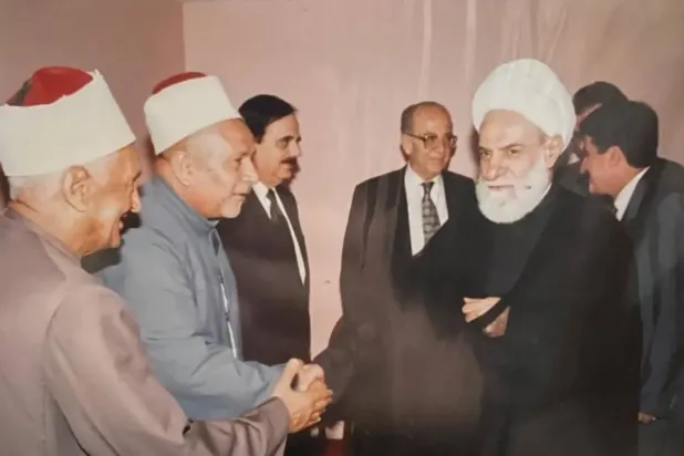 Şeyh Muhammed Mehdi Şemseddin, Mısır’a gerçekleştirdiği ziyaretten bir kare (Merhum şeyhin arşivinden)