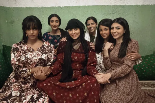 ‎نجمات المسلسل السعودي «شارع الأعشى» خلال تصوير الجزء الثاني («إنستغرام» الممثلة إلهام علي)